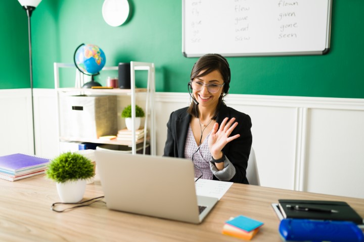 Interactive virtual classroom session with students and a teacher